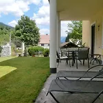 Garten- & Loggia-appartement Herrenhaus דירה