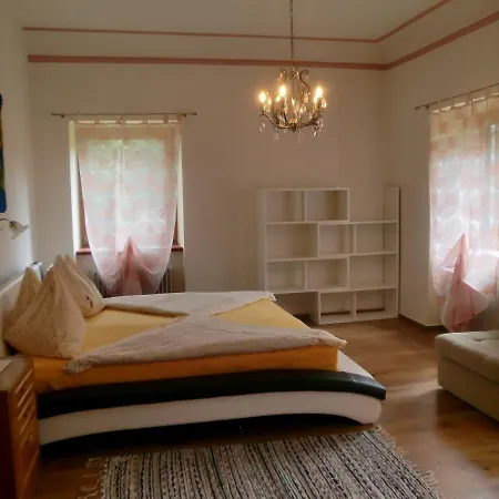 Garten- & Loggia-appartement Herrenhaus 公寓