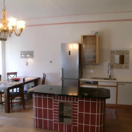 Garten- & Loggia-appartement Herrenhaus 公寓 Dellach im Drautal