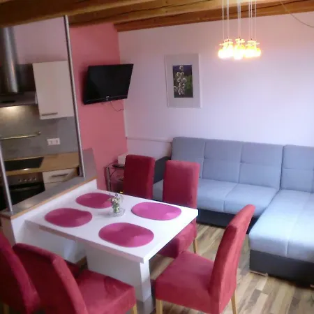 Garten- & Loggia-appartement Herrenhaus * Dellach im Drautal