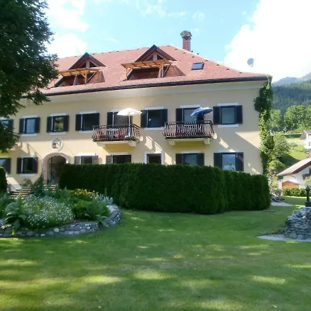 Garten- & Loggia-appartement Herrenhaus Apartment Dellach im Drautal