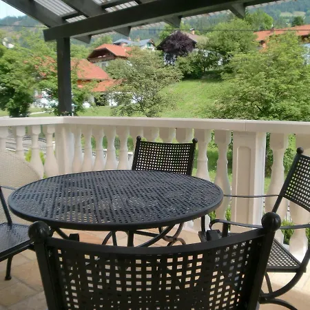 아파트 Garten- & Loggia-appartement Herrenhaus Dellach im Drautal