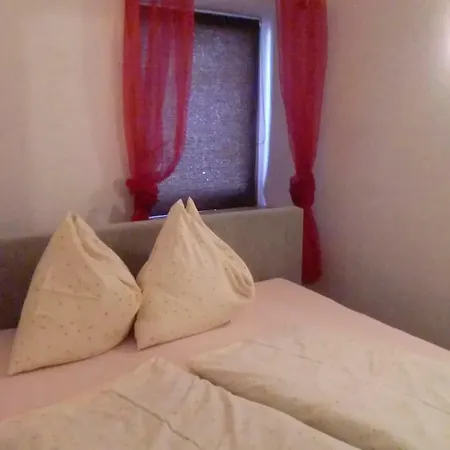 Garten- & Loggia-appartement Herrenhaus *