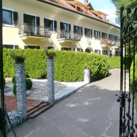 Garten- & Loggia-appartement Herrenhaus Apartment