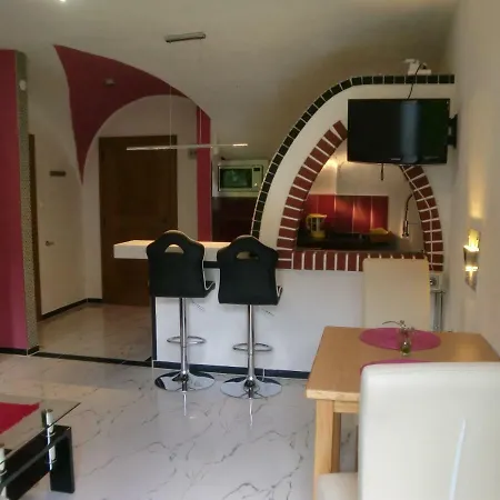 公寓 Garten- & Loggia-appartement Herrenhaus