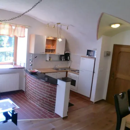 Garten- & Loggia-appartement Herrenhaus Dellach im Drautal