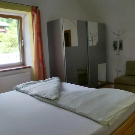 شقة Garten- & Loggia-appartement Herrenhaus Dellach im Drautal