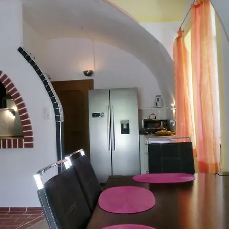 Garten- & Loggia-appartement Herrenhaus Dellach im Drautal