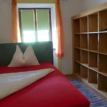 Garten- & Loggia-appartement Herrenhaus Dellach im Drautal