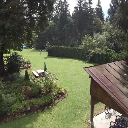 Garten- & Loggia-appartement Herrenhaus Dellach im Drautal