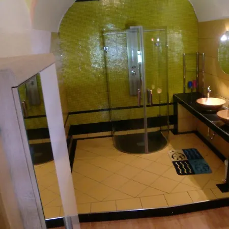 Garten- & Loggia-appartement Herrenhaus Dellach im Drautal