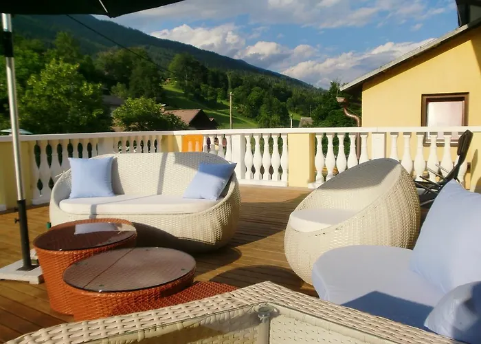 Garten- & Loggia-appartement Herrenhaus דירה Dellach im Drautal