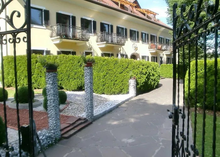 Garten- & Loggia-appartement Herrenhaus Apartamento