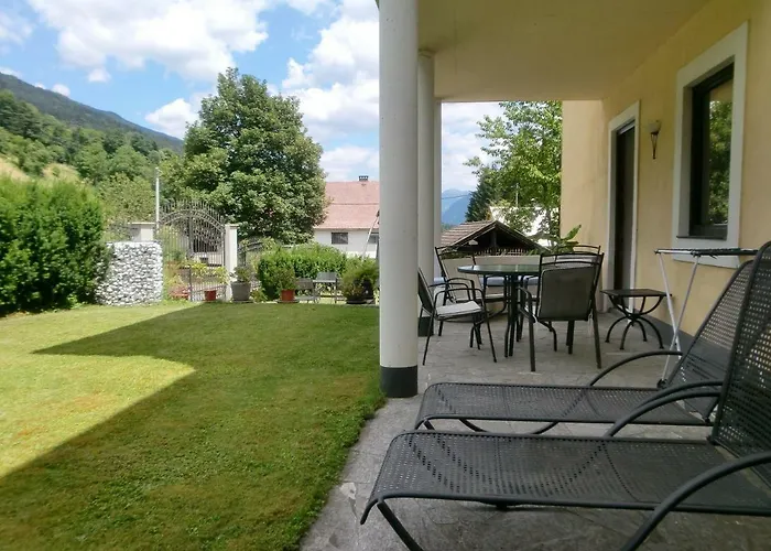 Garten- & Loggia-appartement Herrenhaus דירה