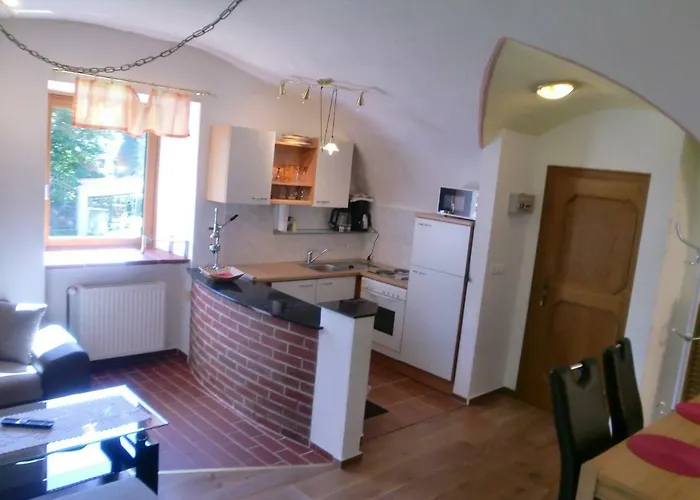 Garten- & Loggia-appartement Herrenhaus Dellach im Drautal