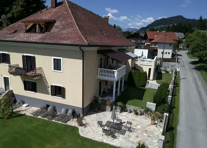 Garten- & Loggia-appartement Herrenhaus Apartamento *