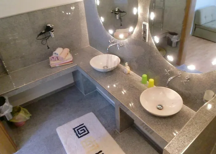 Garten- & Loggia-appartement Herrenhaus דירה Dellach im Drautal