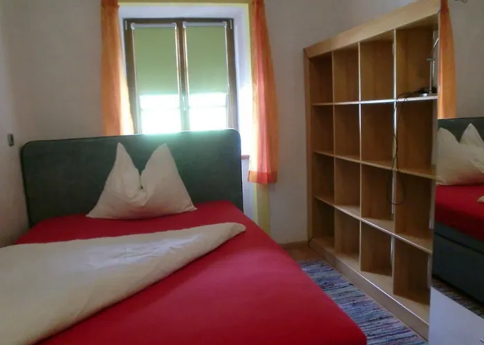 Garten- & Loggia-appartement Herrenhaus Dellach im Drautal