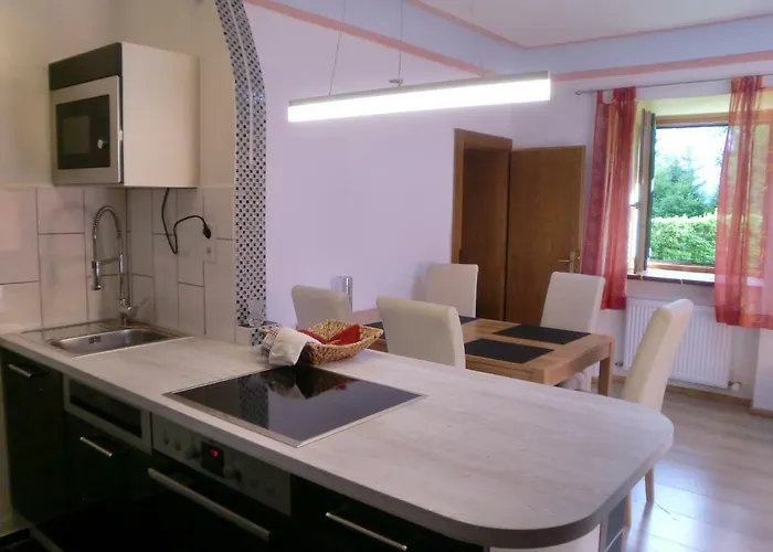 Garten- & Loggia-appartement Herrenhaus דירה *