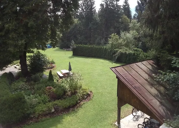 Garten- & Loggia-appartement Herrenhaus Dellach im Drautal