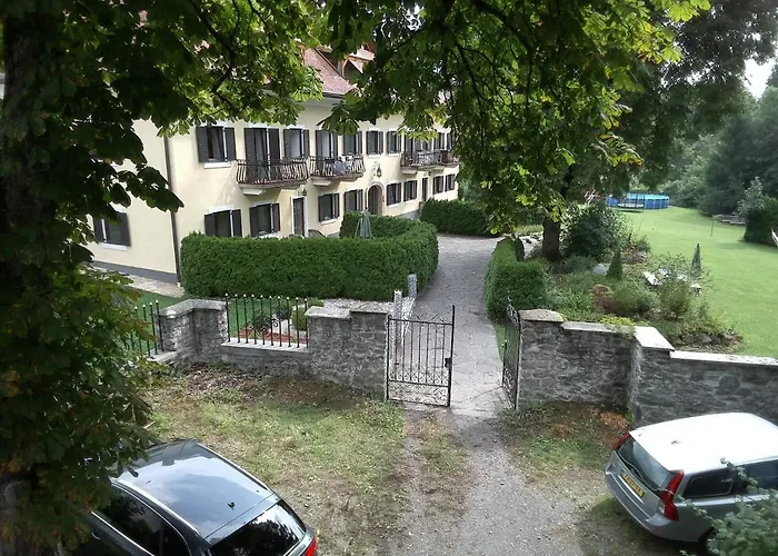 Apartamento Garten- & Loggia-appartement Herrenhaus Dellach im Drautal